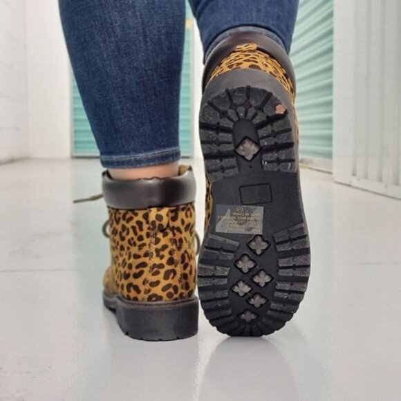 Women's Leopard Combat Lace-up Ankle Boots Low Heel - Picture 5 of 5